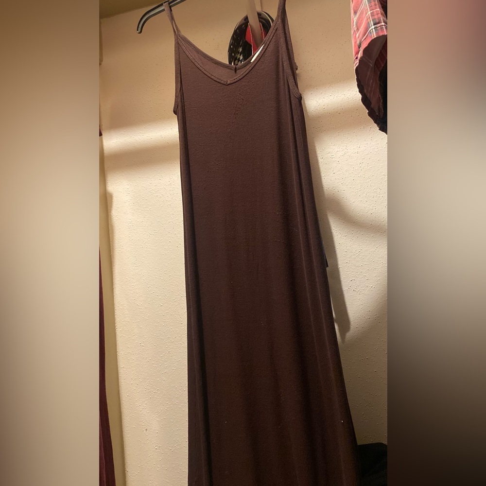 NEVER WORN, midi dress perfect for casual days